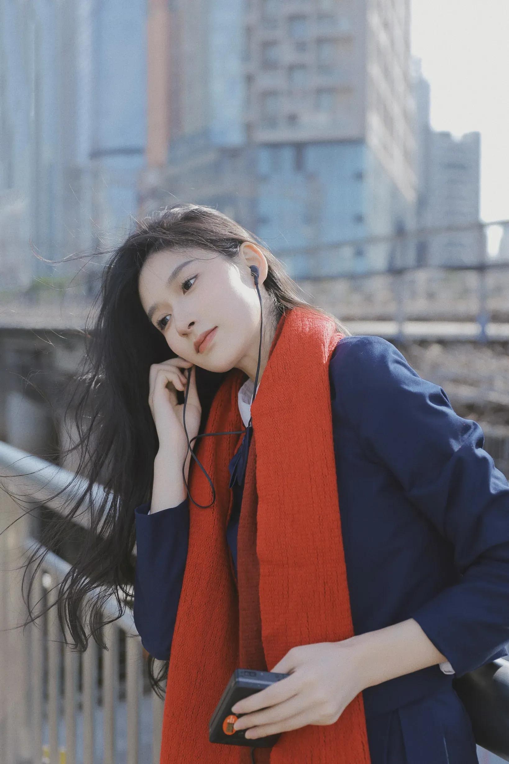 Trendy Harvest Peek Presentation