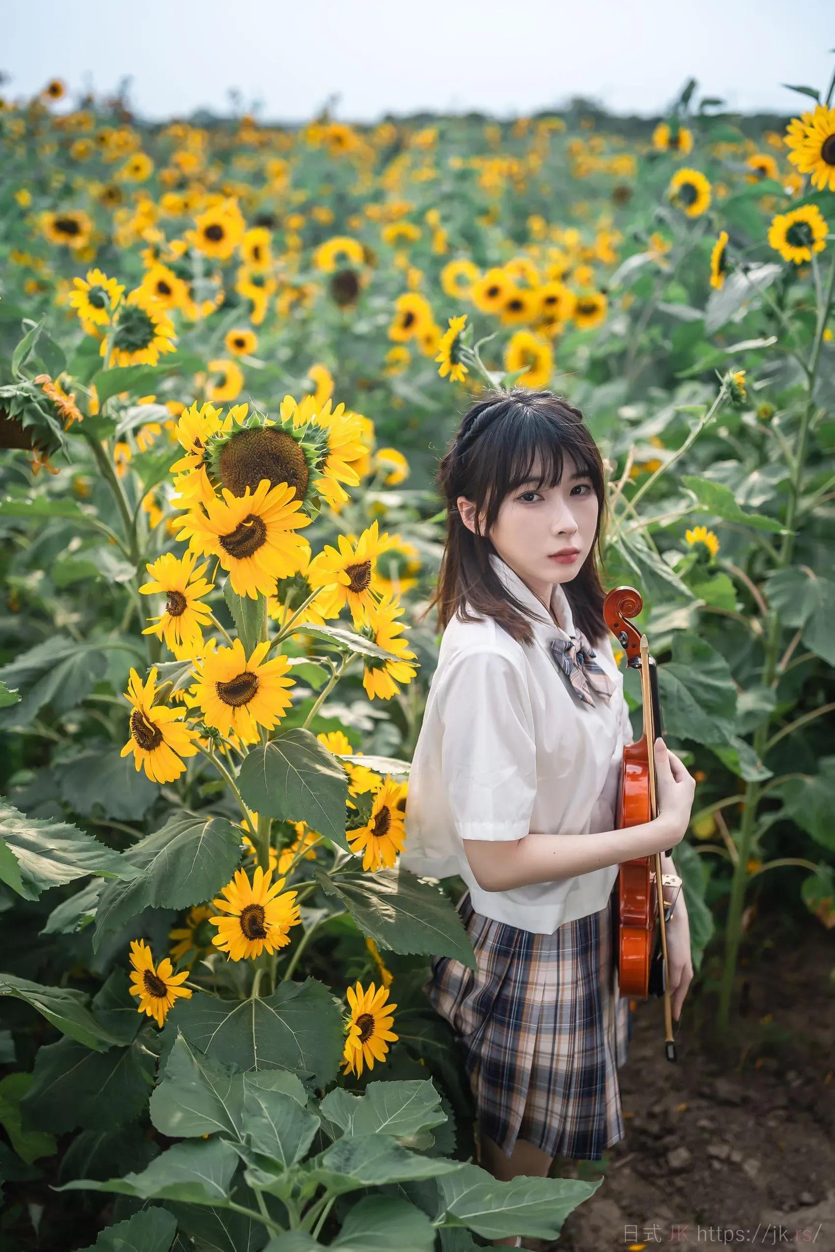 Fashion Graceful Classroom Scene