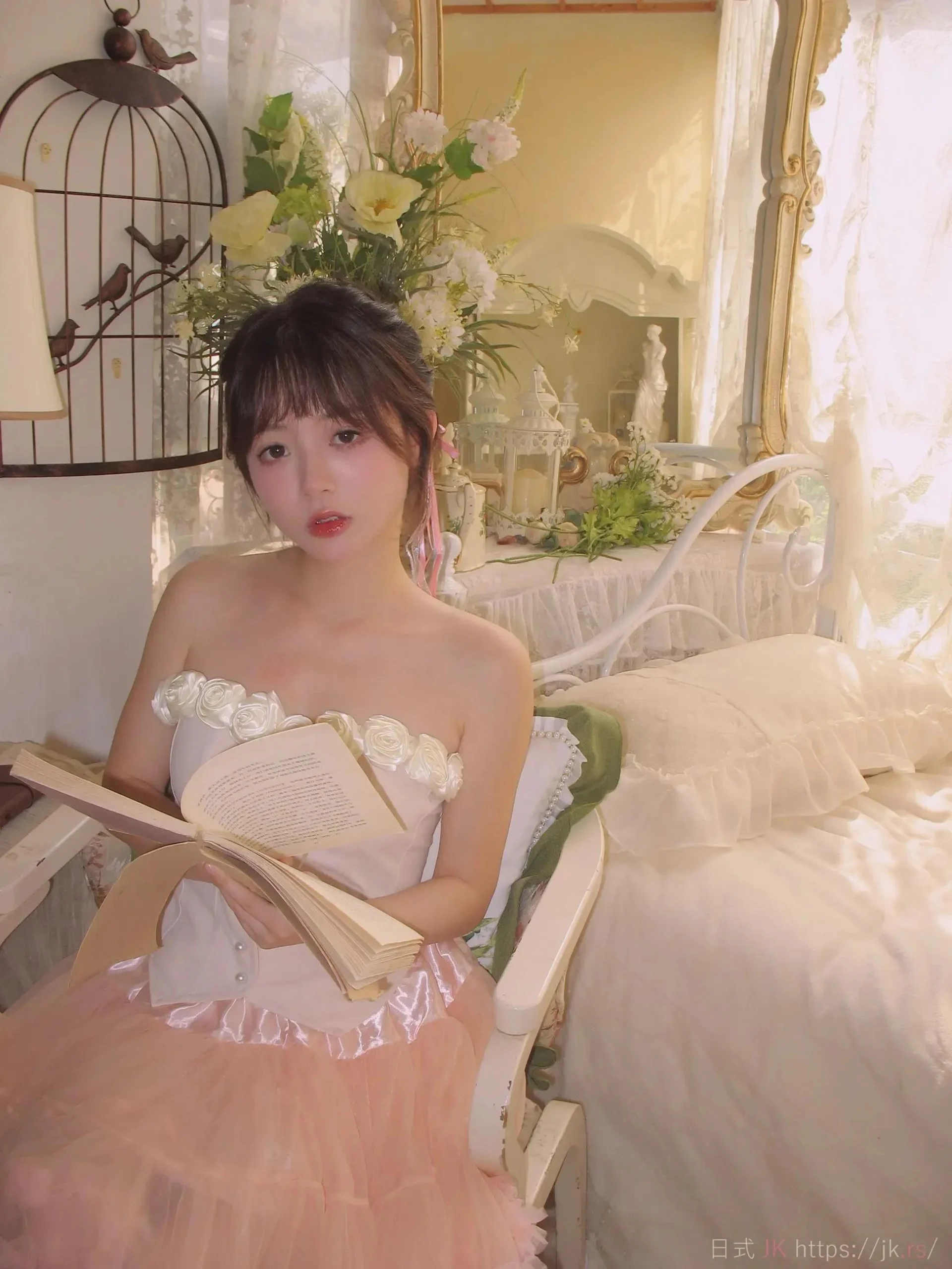 Creative High School Chic Visual