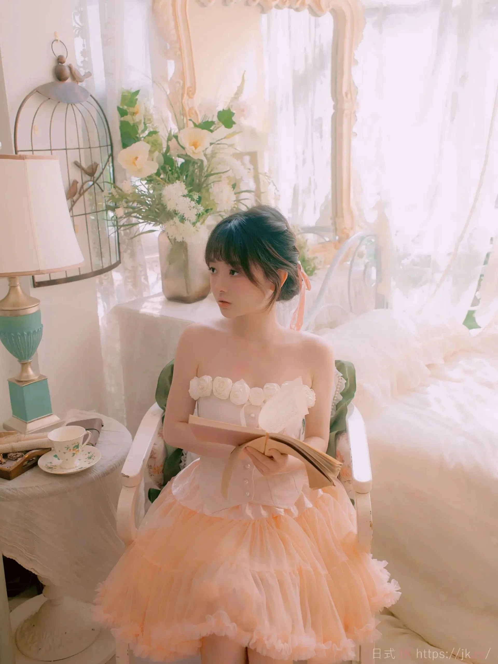 Creative High School Chic Visual