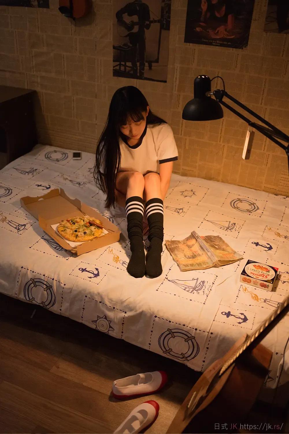 Girl Echoes In Academy Fashion