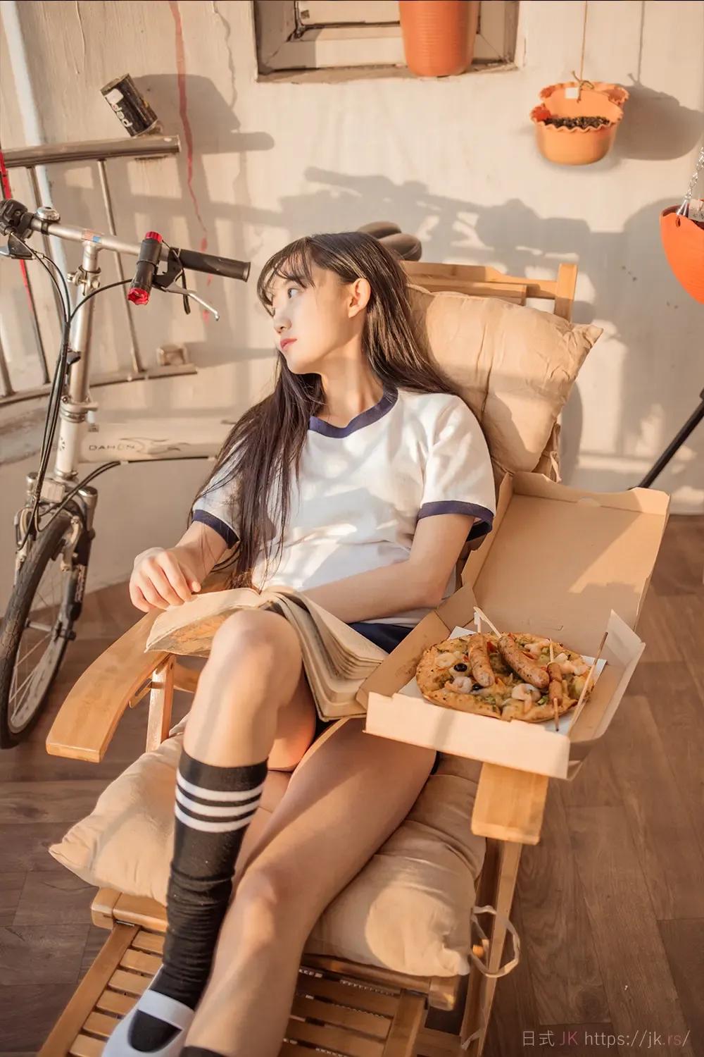 Girl Echoes In Academy Fashion